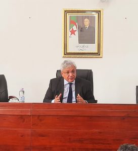 Dr Abderaahmane Djamel Lotfi Benbahmed préside une réunion de travail et de coordination avec les cadres du Groupe public Saidal  