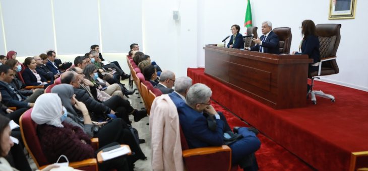 En préparation de la 1ere édition  d’ « El Djazair Healthcare »  le Ministre de l’Industrie Pharmaceutique réunit  laboratoires pharmaceutiques qui participent et affiche les ambitions  de l’Algérie