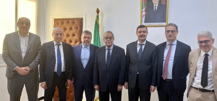 le Ministre de l&rsquo;Industrie Pharmaceutique reçoit  l&rsquo;UNOP, affiche sa volonté de soutenir les producteurs et les met face à leurs responsabilités en matière de disponibilité